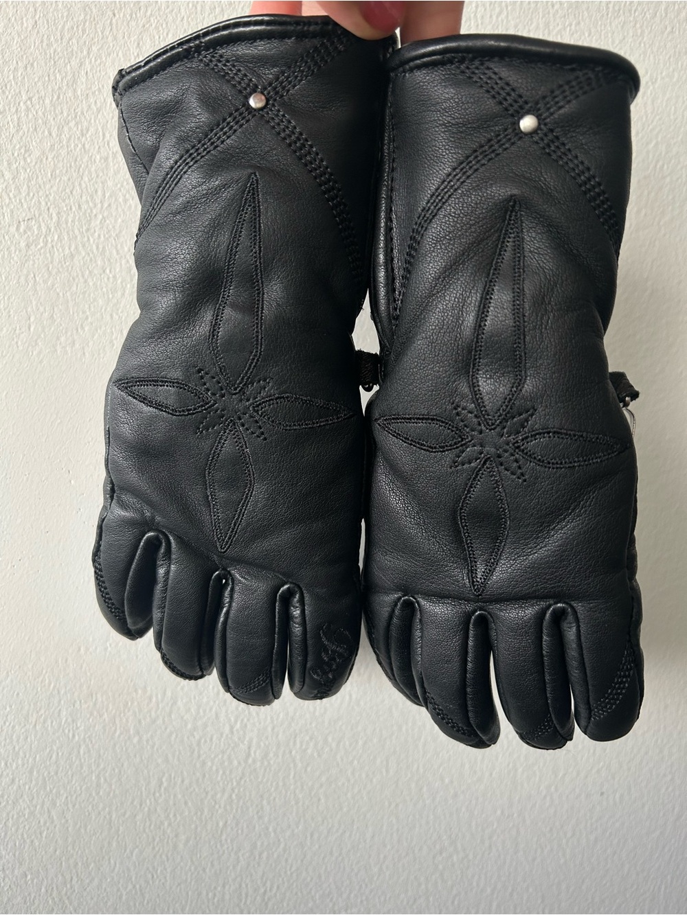 Bogner Women’s Melissa Leather Gloves in black
